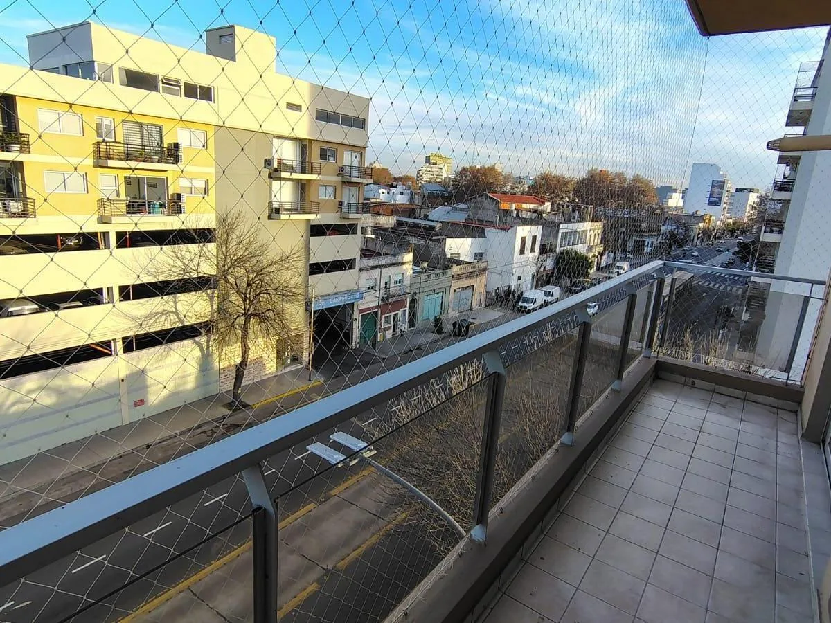 Monoambiente con gran balcón