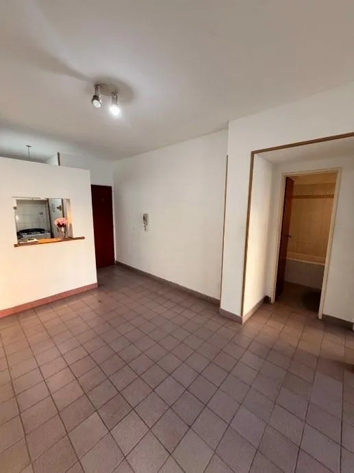 2 ambientes con balcón cerrado
