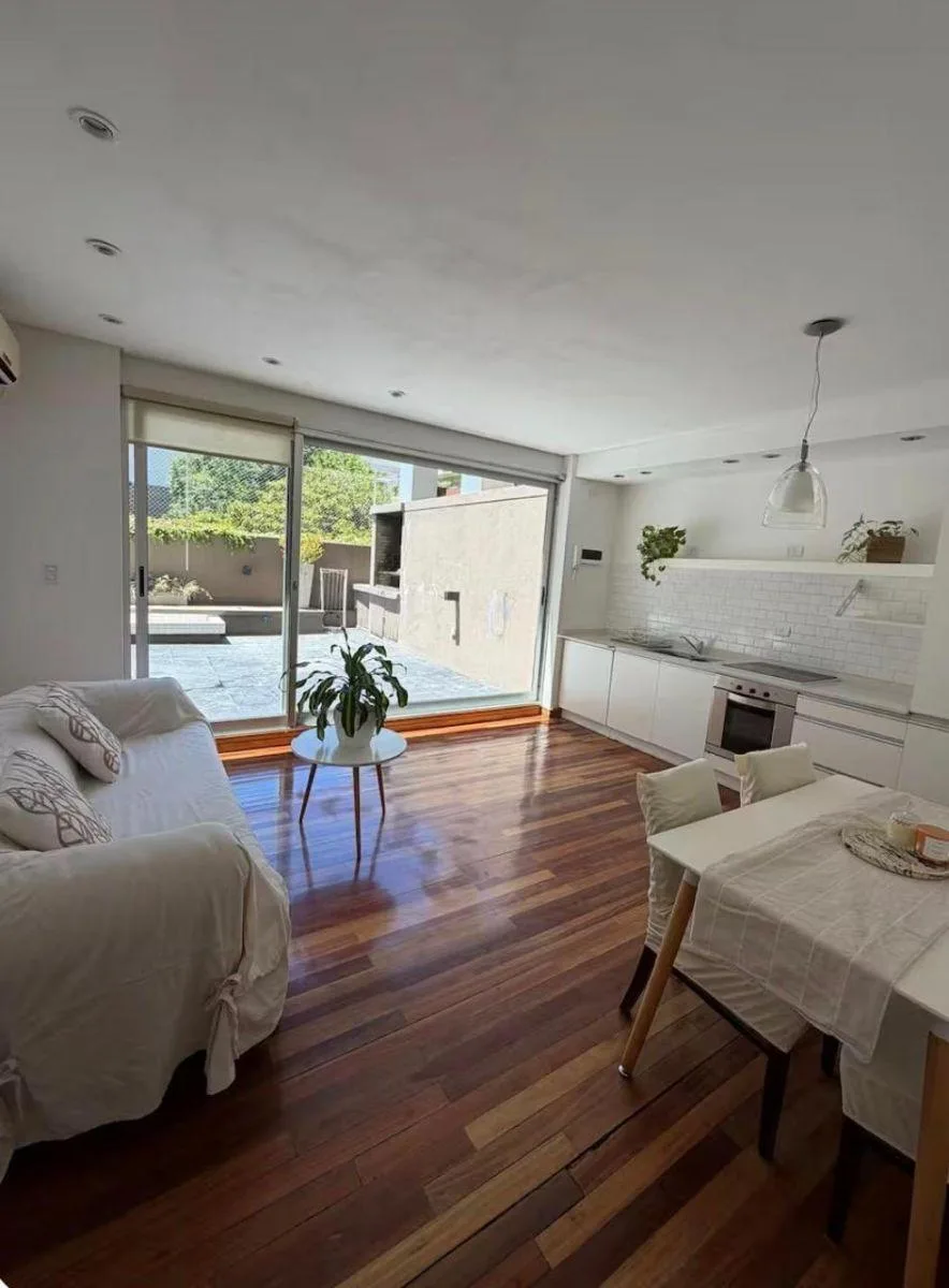 2 dormitorios, patio y amenities