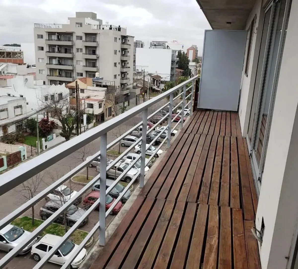 2 ambientes con balcón y cochera
