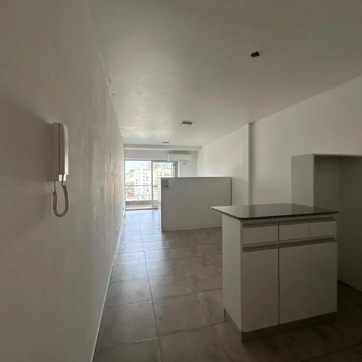 Alquiler Monoambimiente con 33 m&sup2; y Balcón en Monserrat