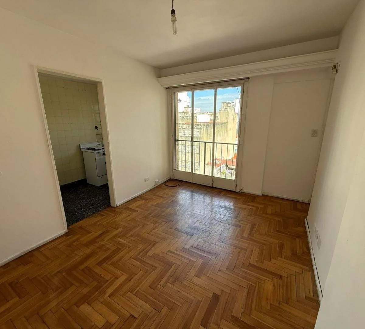 2 ambientes con balcón francés