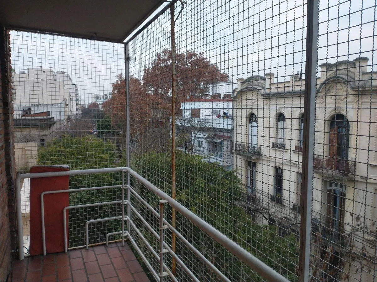 Departamento Dos Ambientes Al Frente, Muy Luminoso.