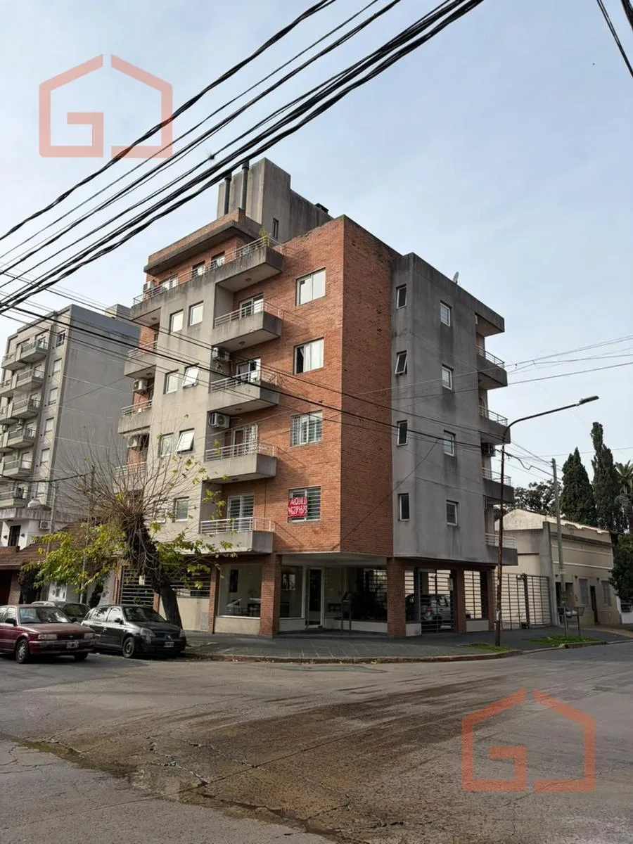 4 этаж, вид на улицу, балкон