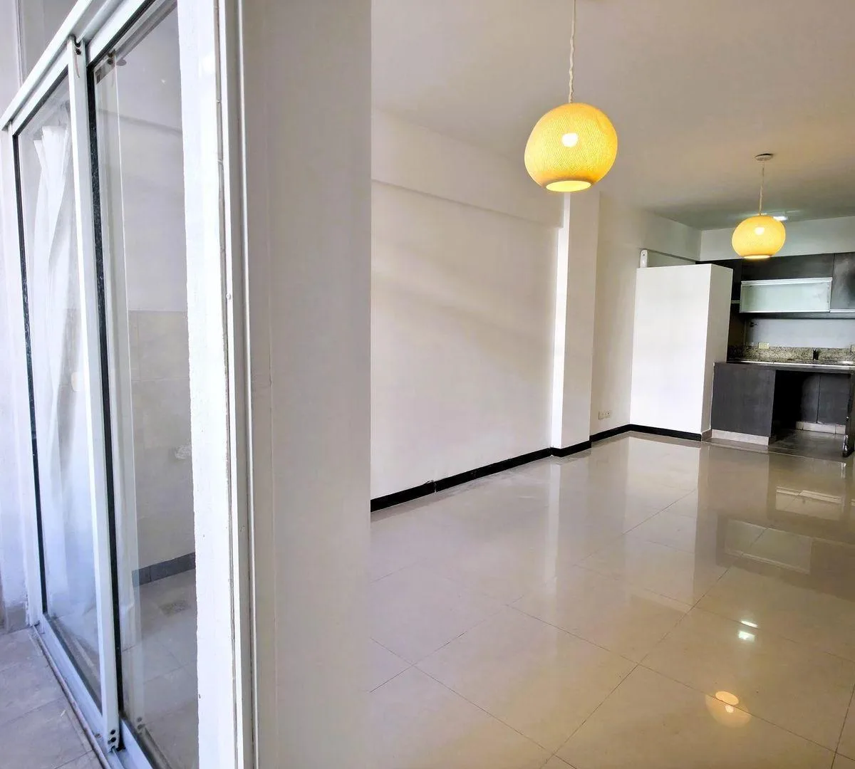 Planta baja, patio y A/A