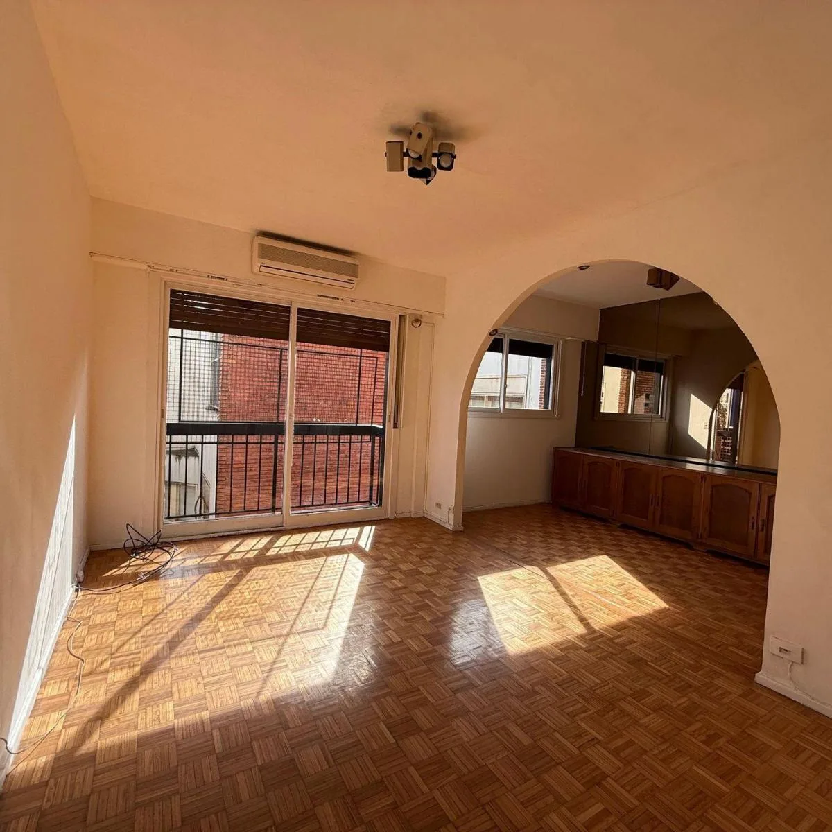 9º piso, balcón francés, 2 ambientes