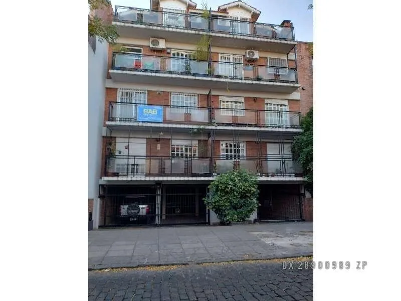 2 dormitorios, balcón y cochera techada