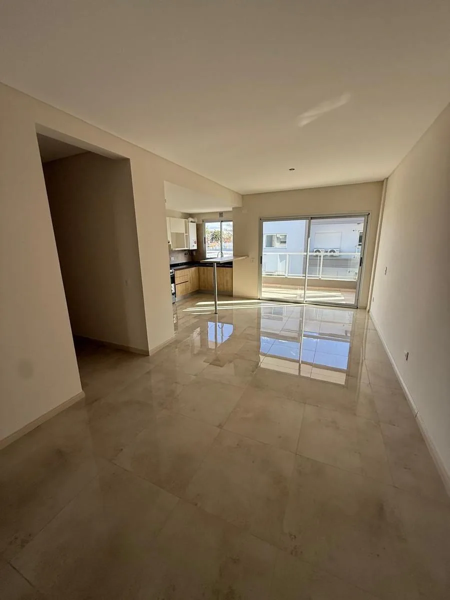 3-room unit with balcony and parking