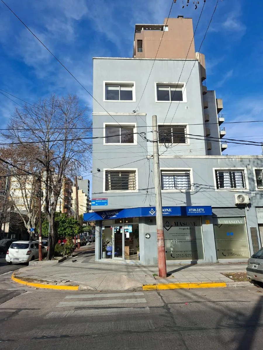 2º piso por escalera, 40 m²