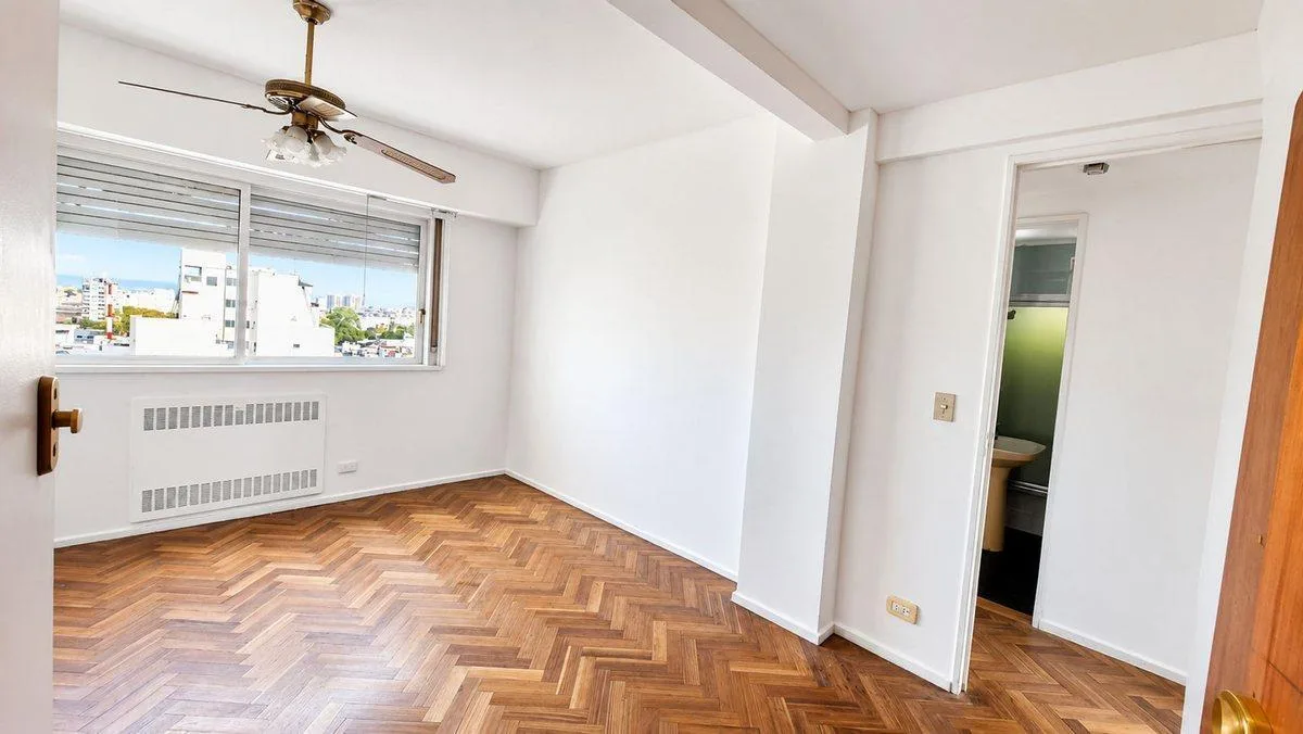 Listing: 2 bedrooms, Constitución