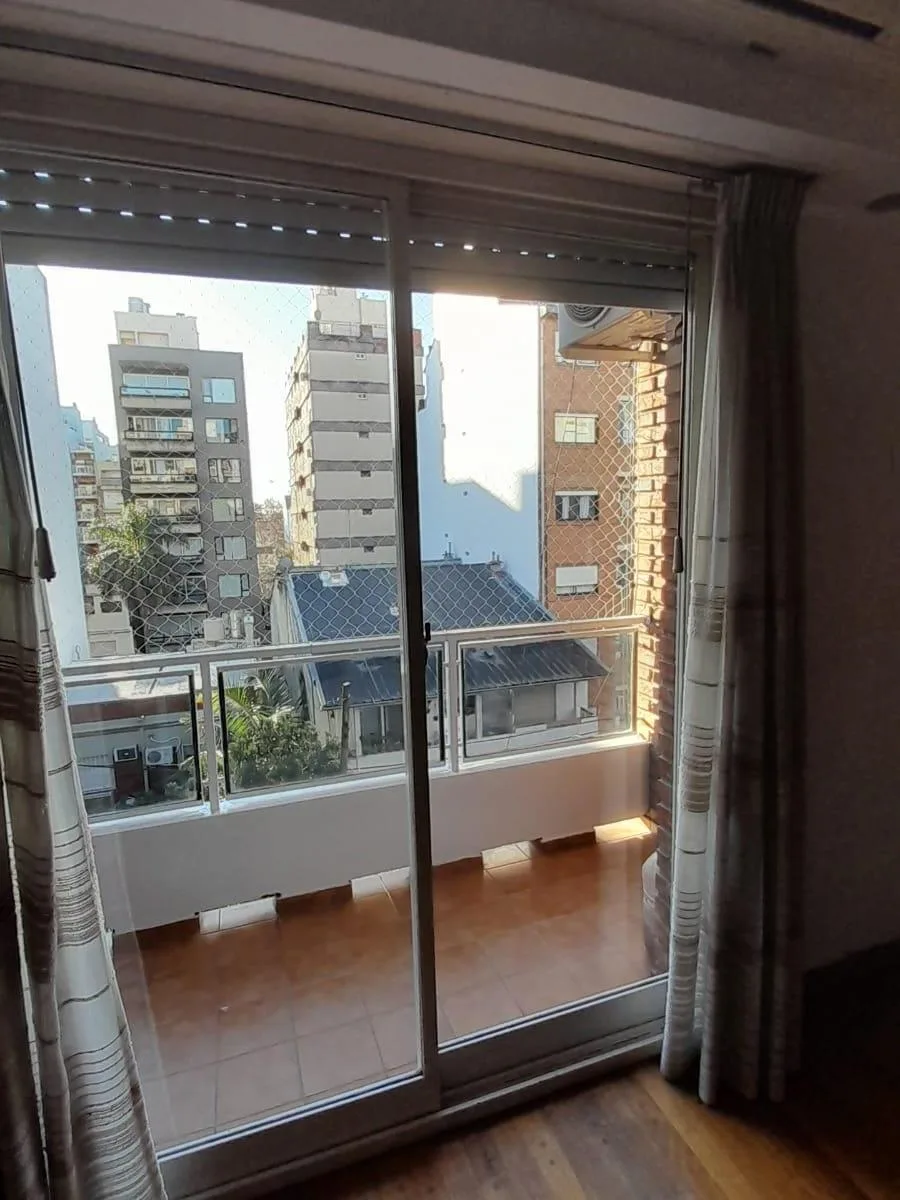 Excelente Departamento de 2 Ambientes, Luminoso, con Cochera — Florida, Zona con