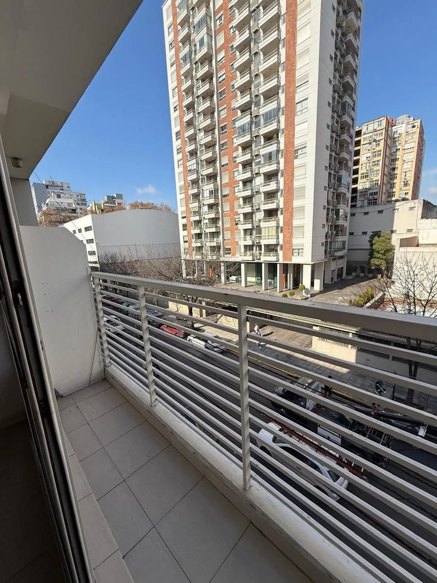 Monoambiente con balcón en Palermo
