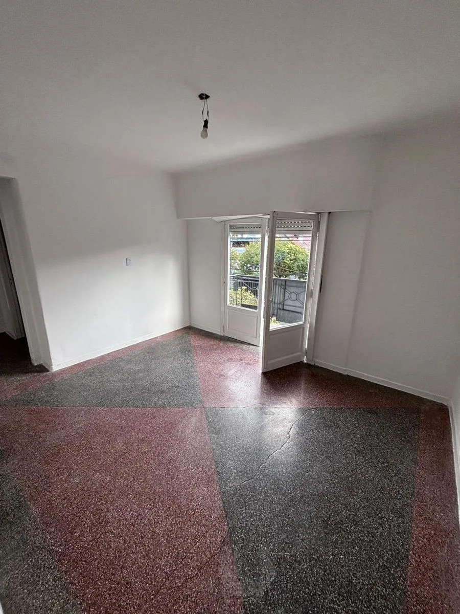 PH 1er piso, patio y balcón