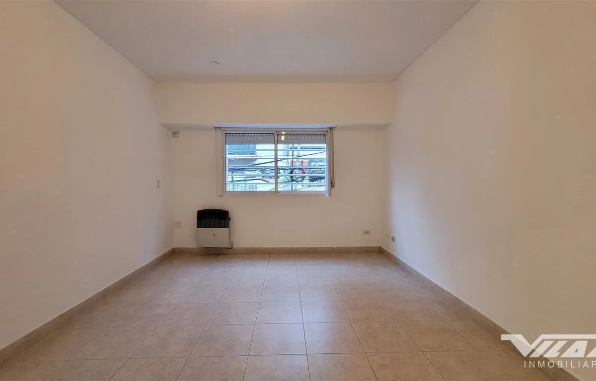 3 ambientes con cochera y balcón