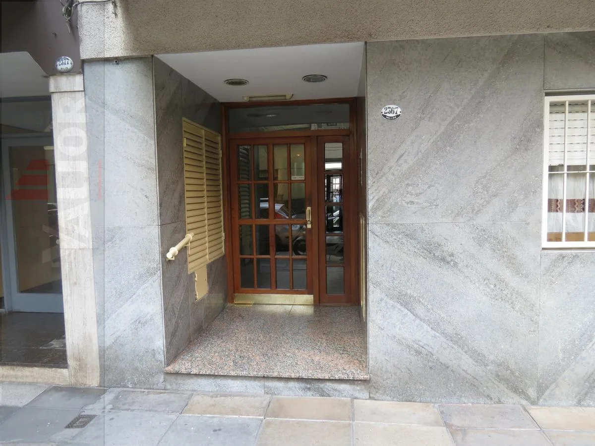 Lateral 2 ambientes, cocina independiente