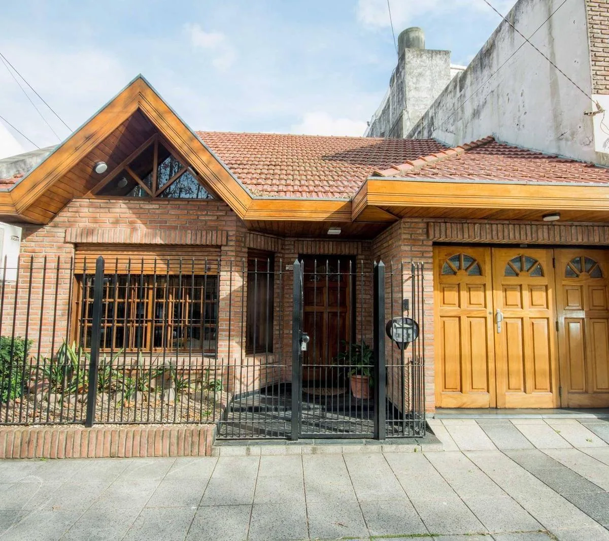 Chalet with garden and grill
