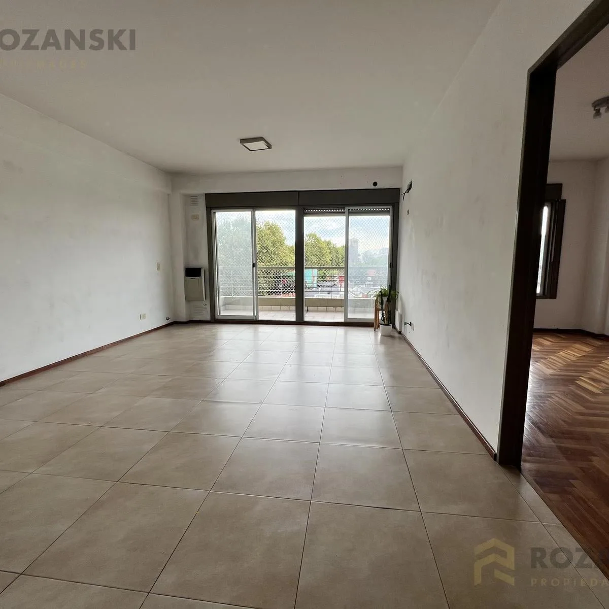 2 ambientes con balcón y terraza
