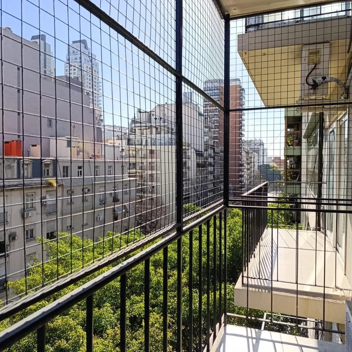 Studio with balcony on Av. Coronel Díaz
