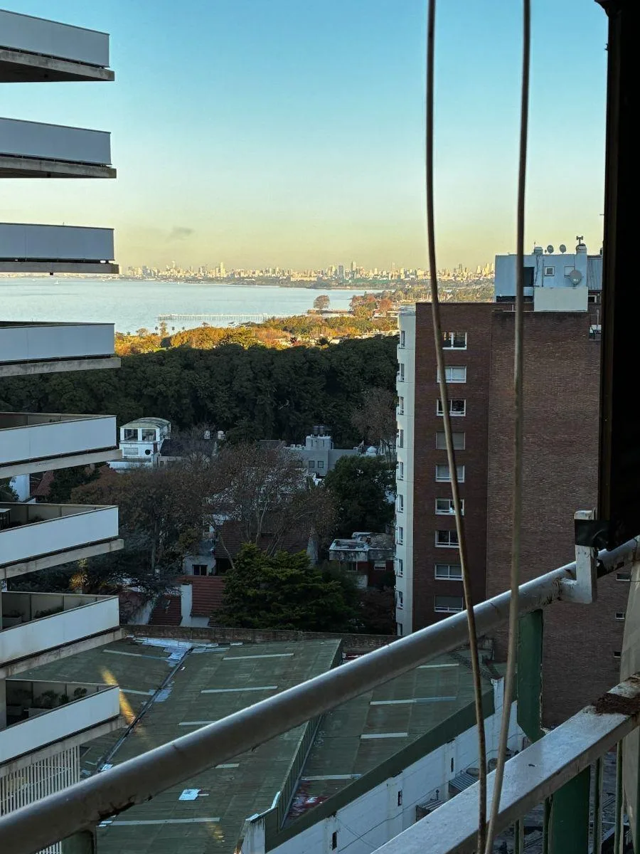 Semipiso con balcón y vista al río