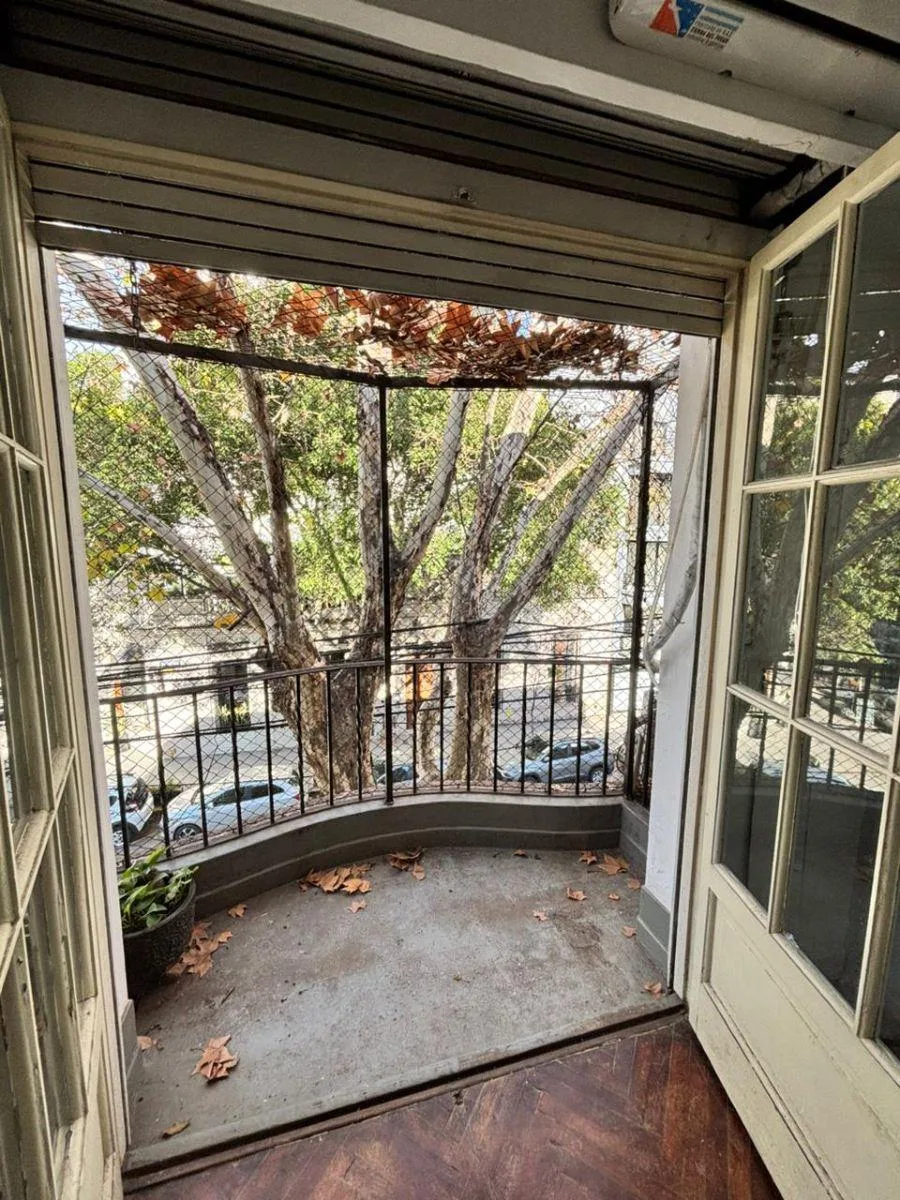 2-room apartment with front balcony