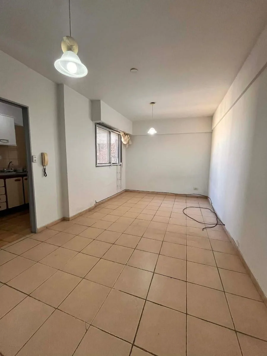 Lateral studio with separate kitchen