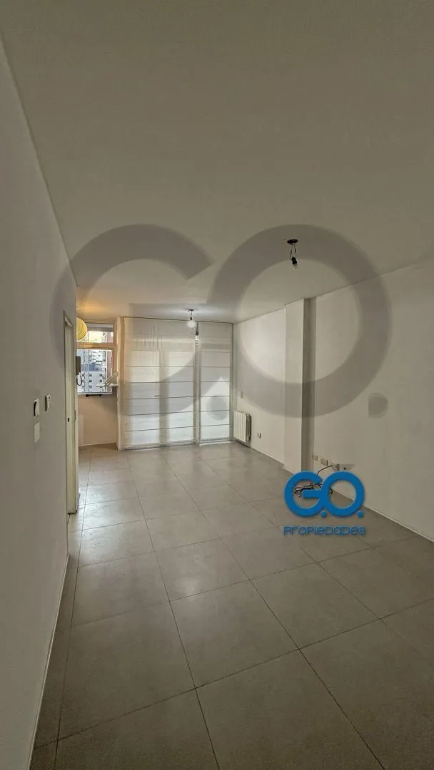 Monoambiente con balcón y amenities