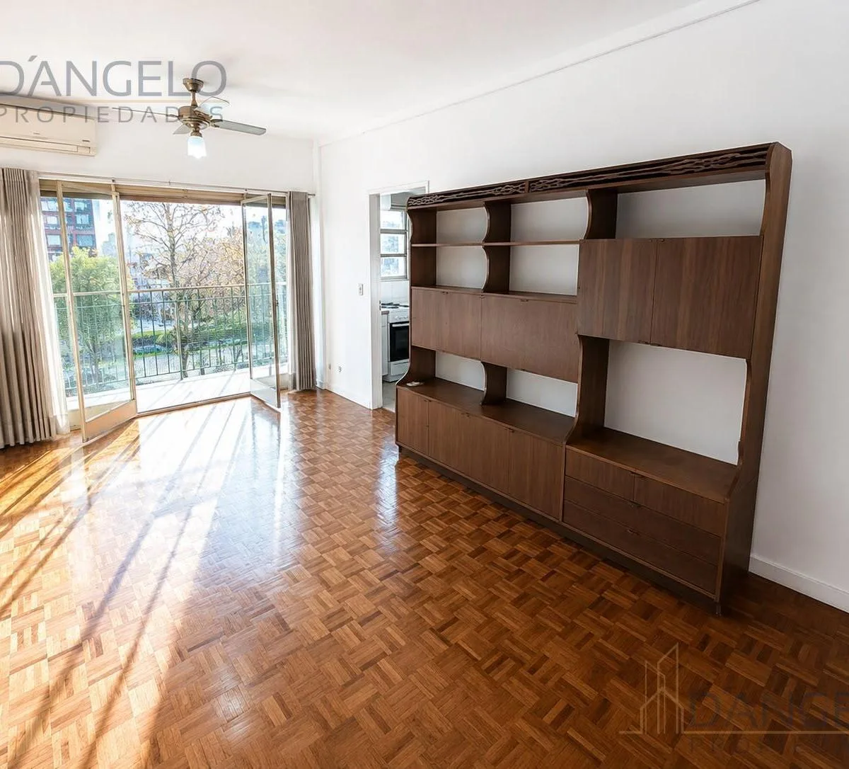 Studio with balcony and AC
