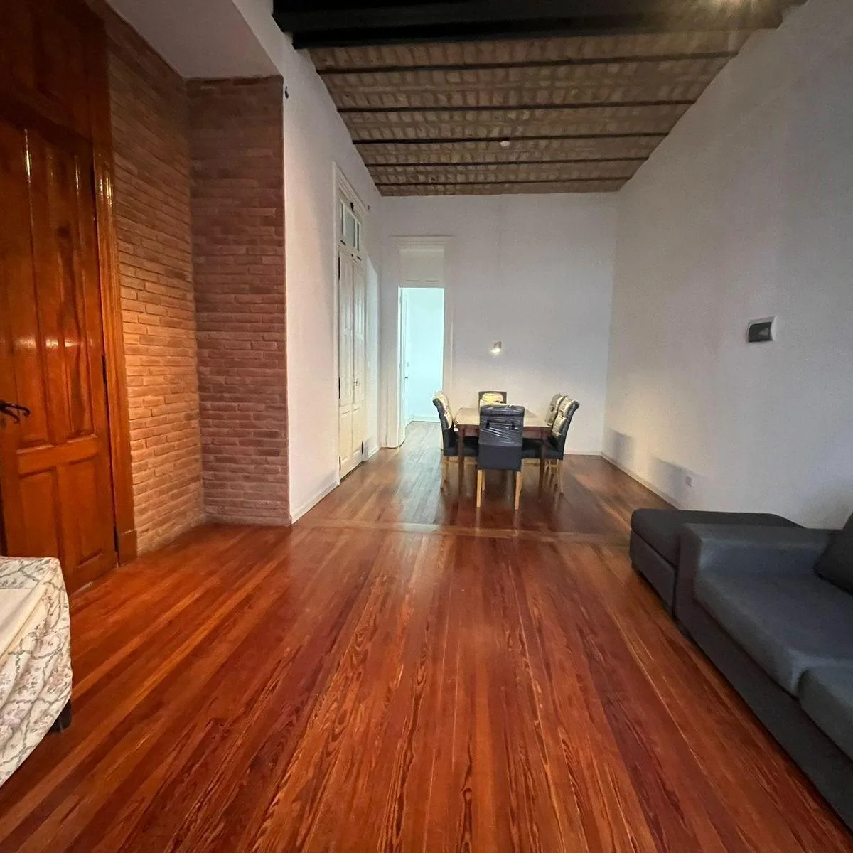 PH reciclado con patio y terraza