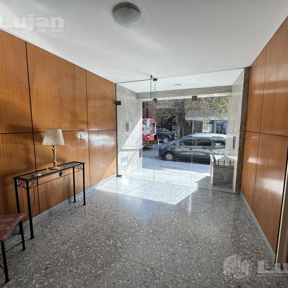 3 ambientes con patio y lavadero