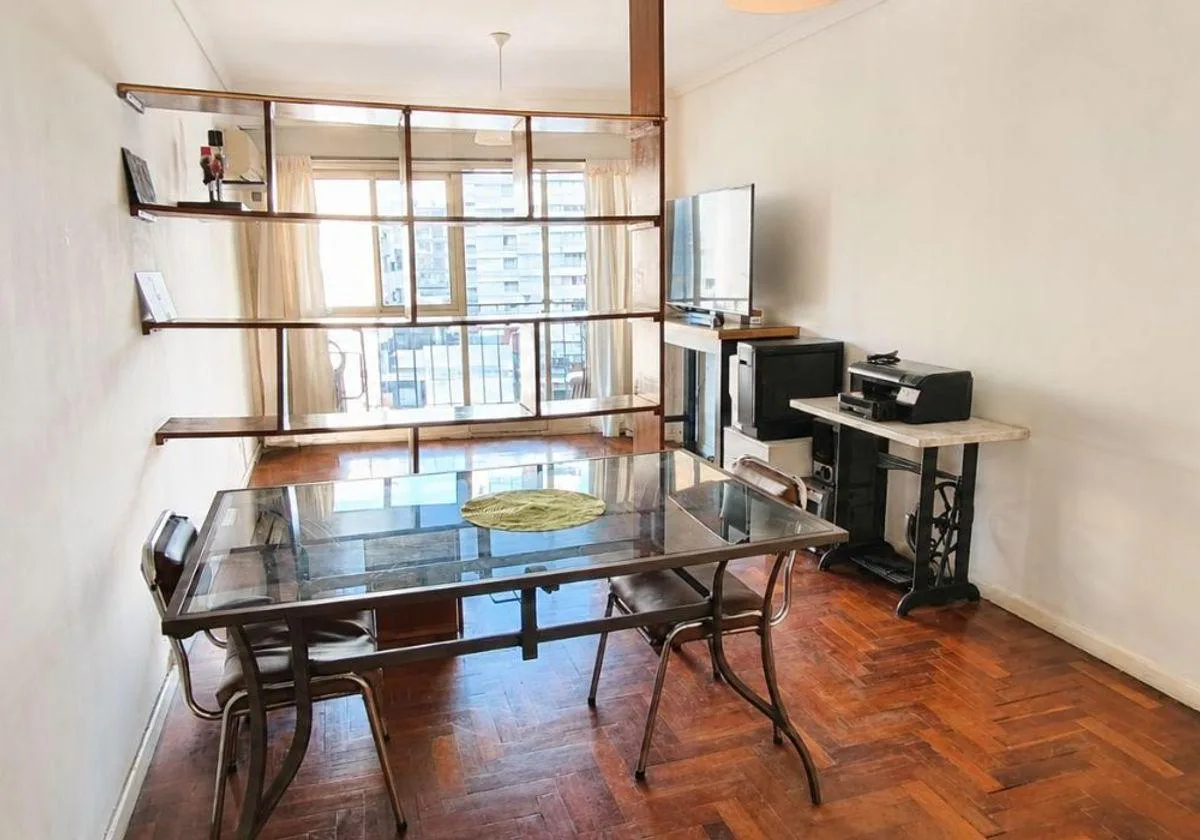 Studio with front balcony
