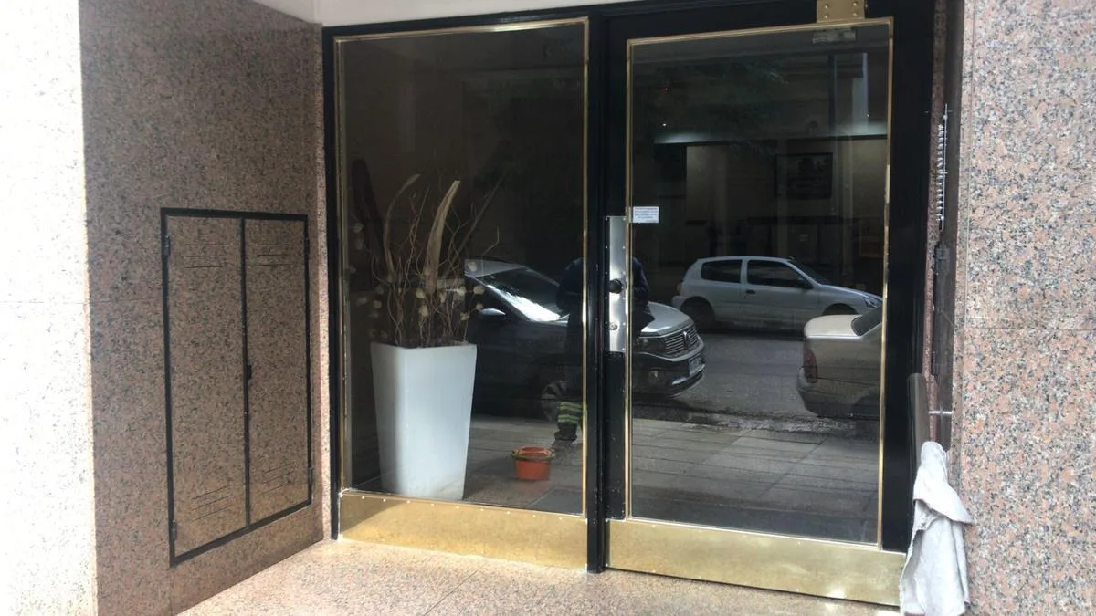 2 ambientes con balcón francés