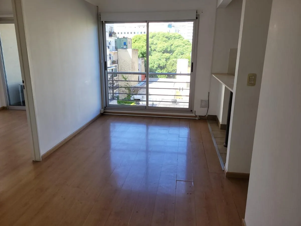 Departamento con balcón y SUM