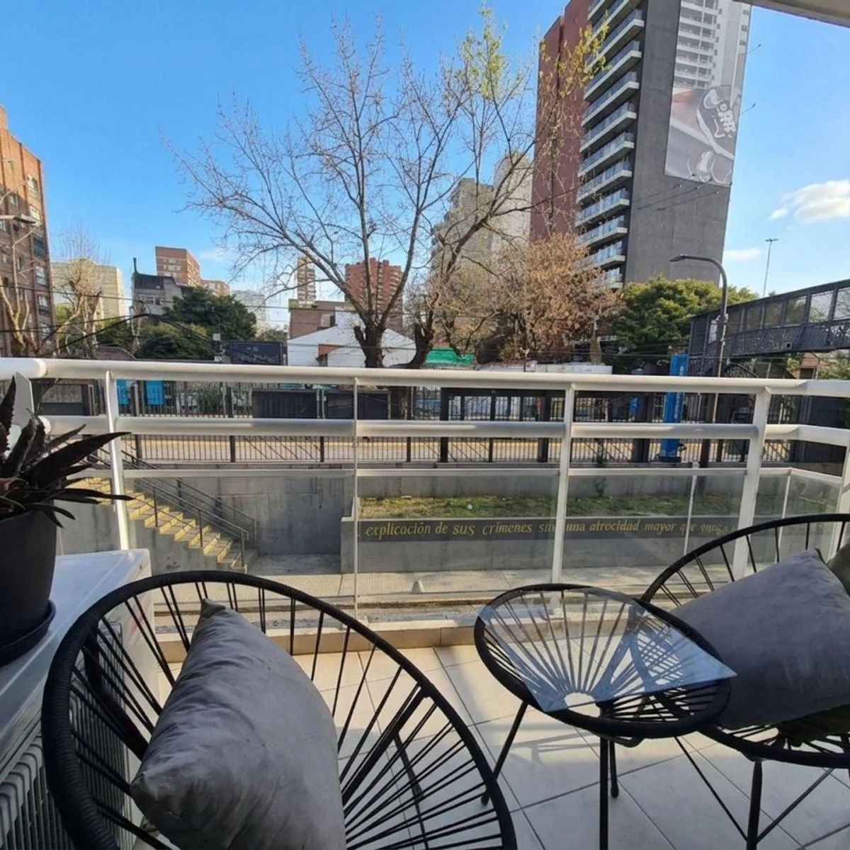 Departamento 2 ambientes con balcones