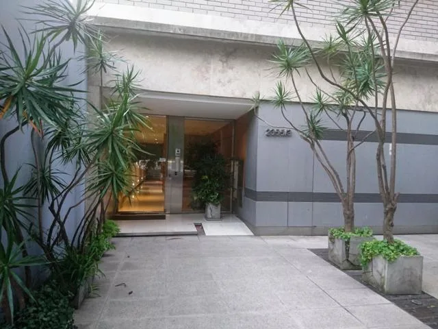 Nuñez, balcón aterrazado
