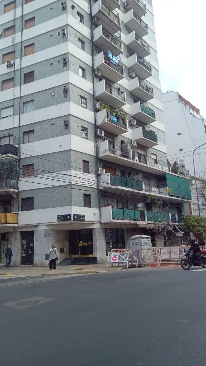 Monoambiente de 31 m&sup2; Luminoso Excelente Ubicación Ctfre - Caballito - Neuquen y Hidalgo