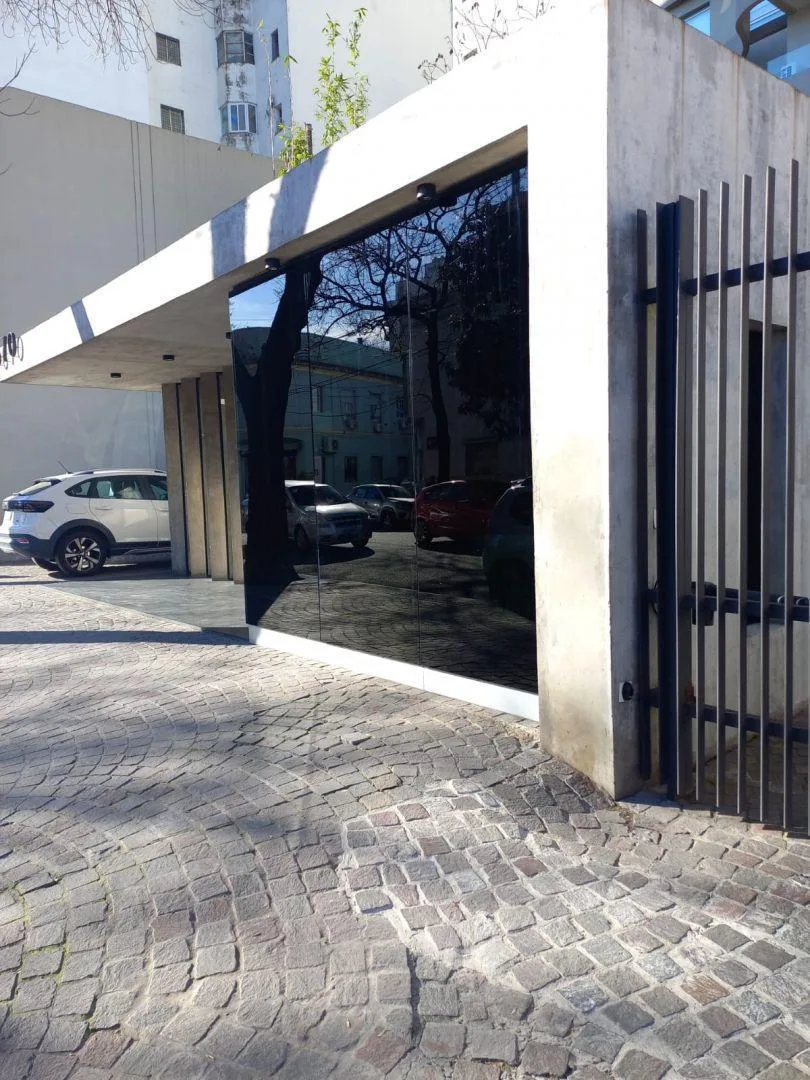 3 ambientes con 2 suites