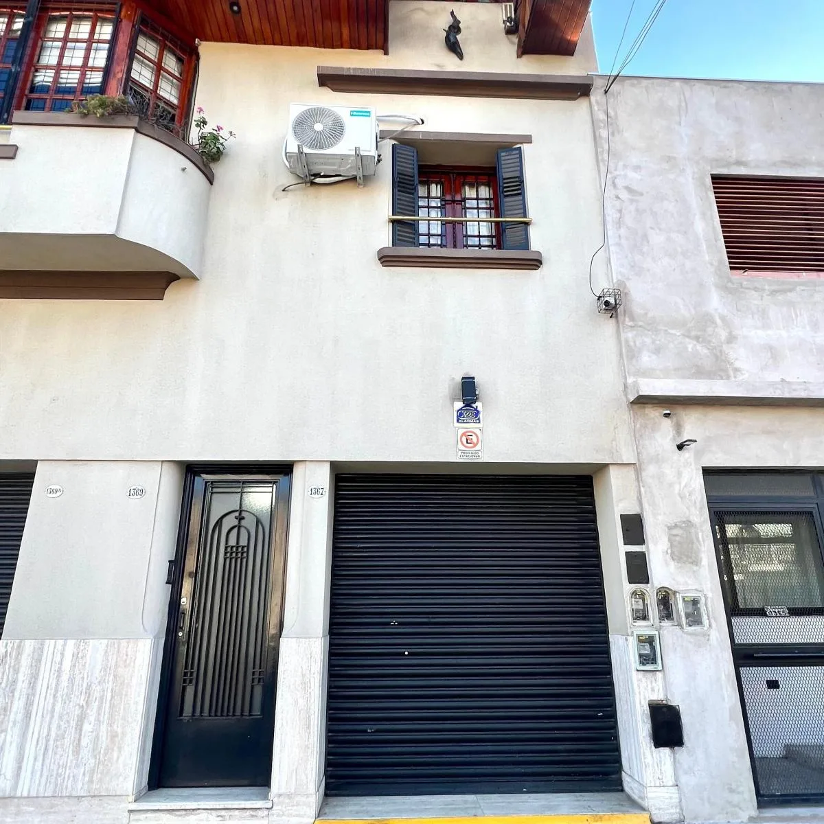 Casa 3 ambientes con patio y terraza