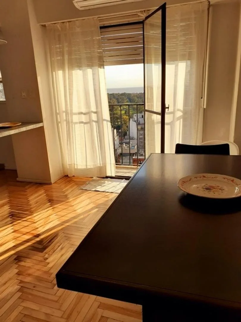Piso 20 con balcón y vista