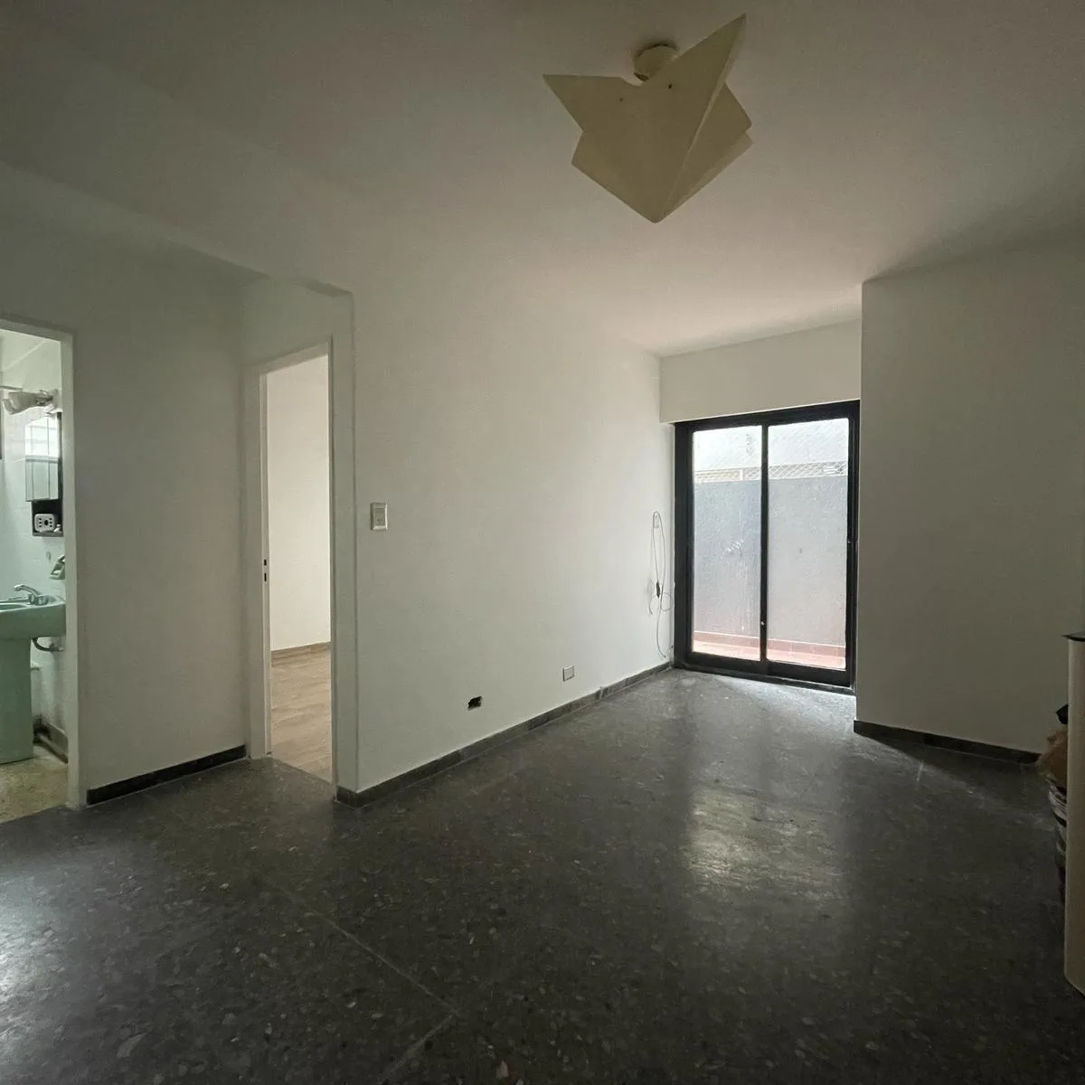 Alquiler Departamento 2 Ambientes Olivos Excelente Ubicación con Patio