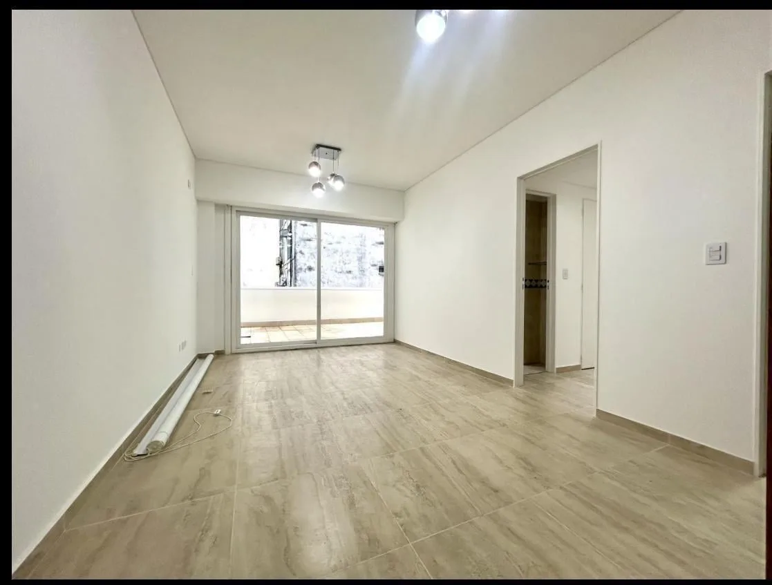 2 Ambientes en Cañitas con Balcón Terraza!