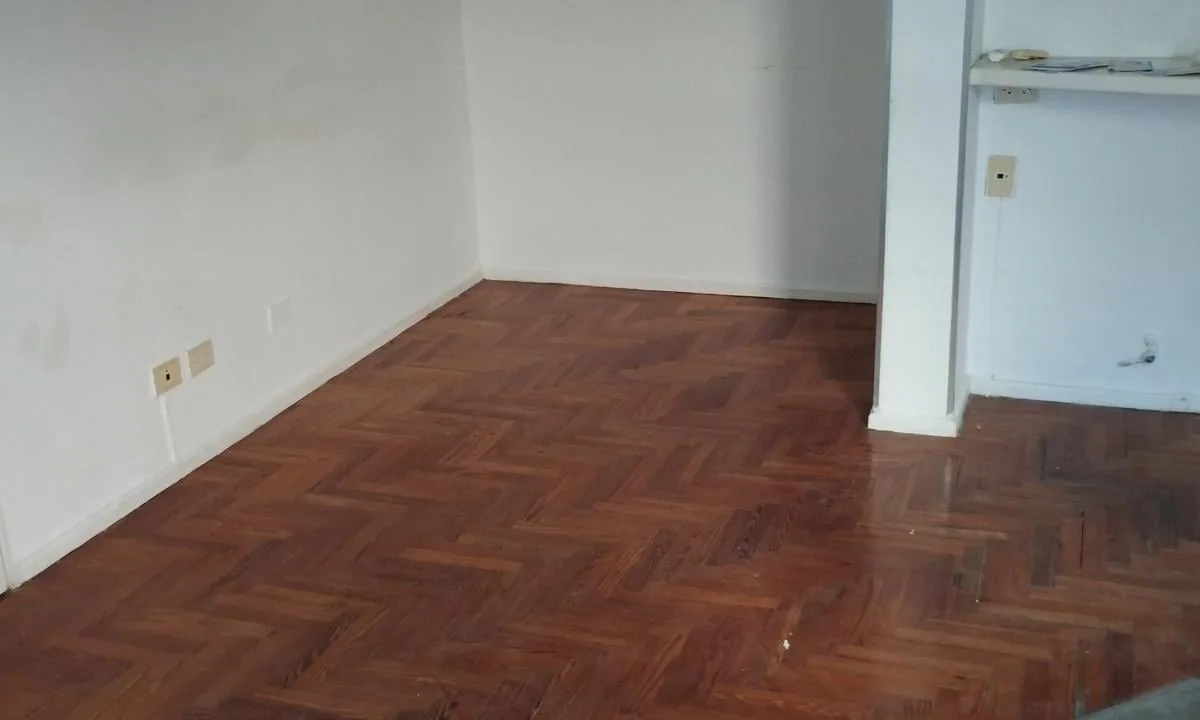Departamento 2 Amb 3er Piso por Escalera Luminoso Buen Estado a m. del Cid Campeador