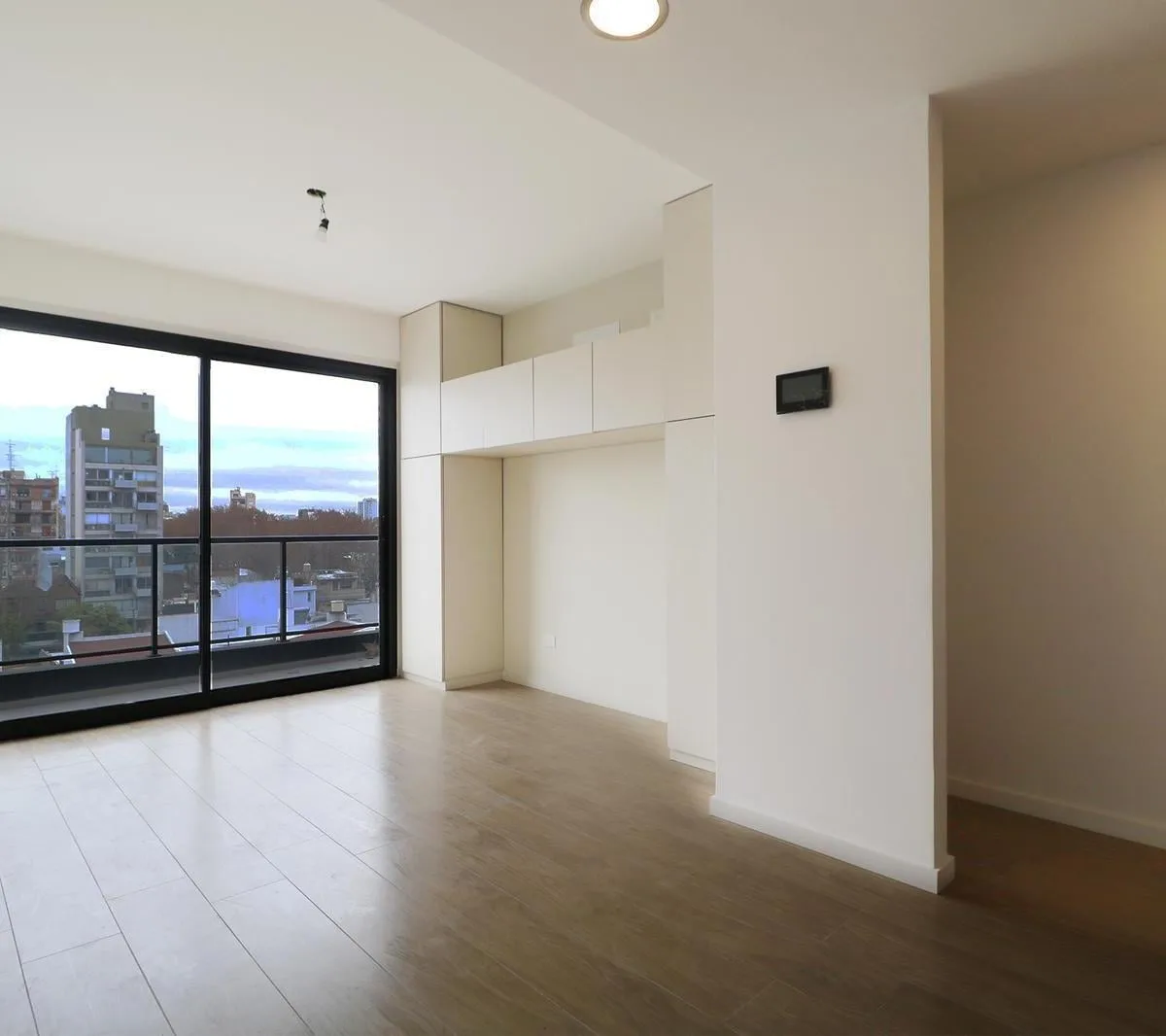 Monoambiente con balcón y pileta