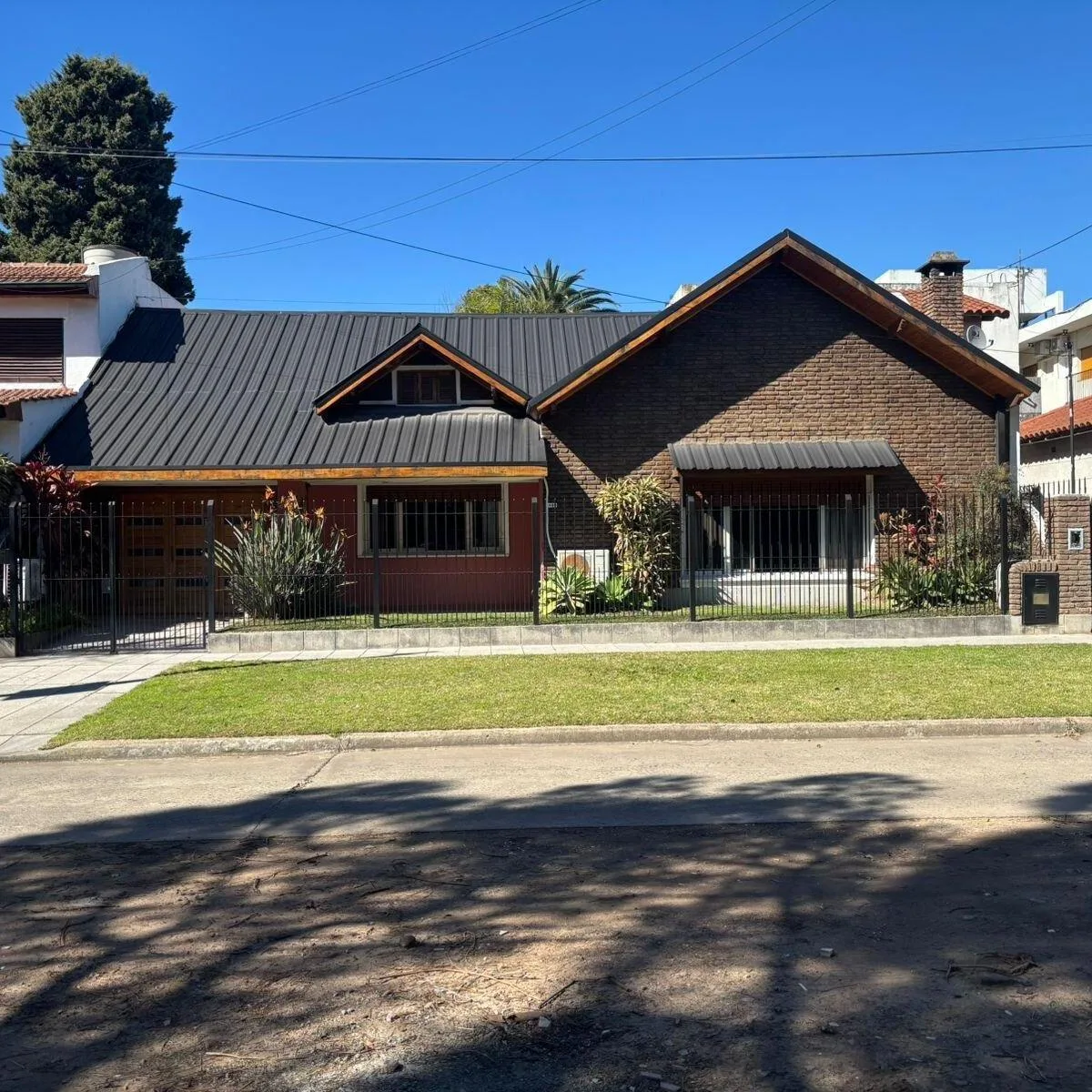 Alquiler Casa 4 Ambientes con Pileta, Parrilla y Cochera Vicente Lopéz