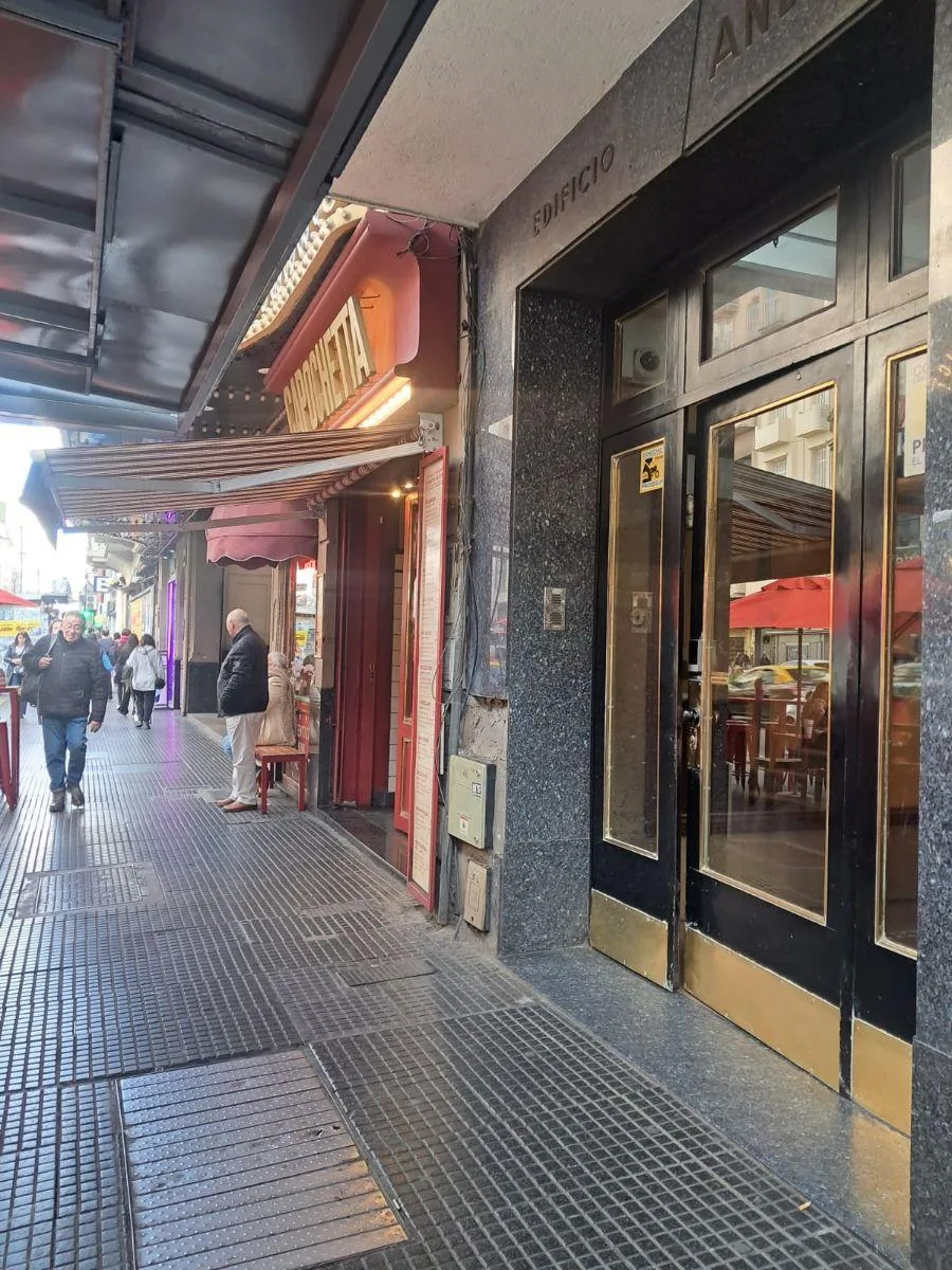 Tres Unidades Contiguas Al Frente - Super Luminososas, Vivienda o Apto Profesional, 145 m&sup2;