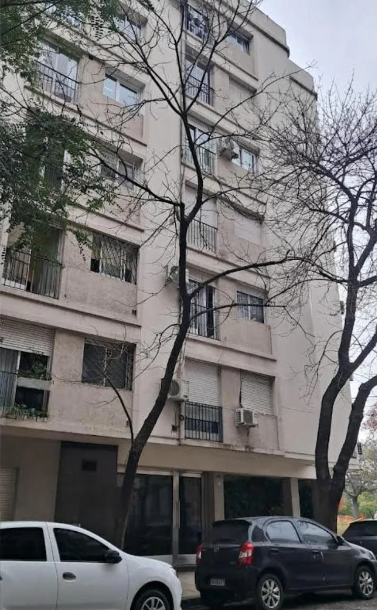 Corner 3-room apartment with park view