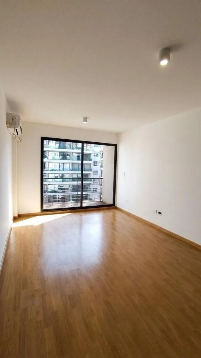 Studio com varanda e A/C