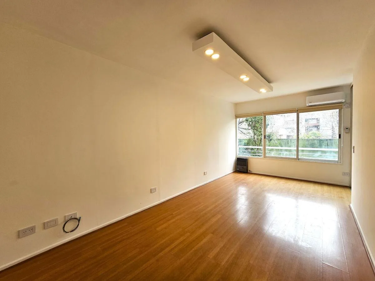 Monoambiente con balcón y amenities