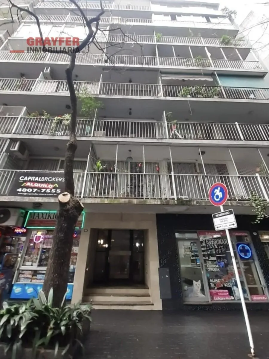Monoambiente con balcón