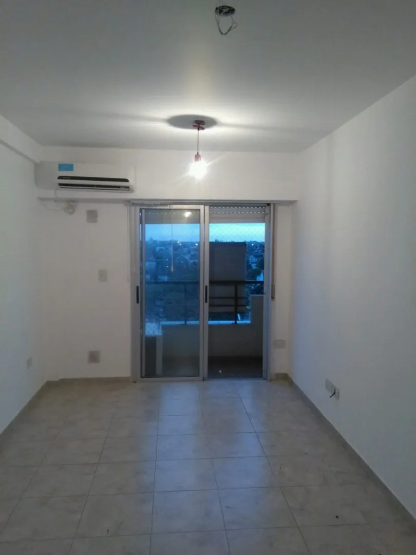 Departamento de 2 ambientes al contrafrente en Haedo