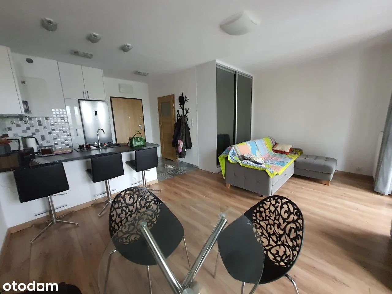 Квартира 30 м² з лоджією